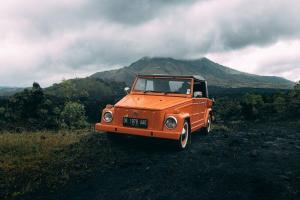 mount batur volcano toue with volkswagen