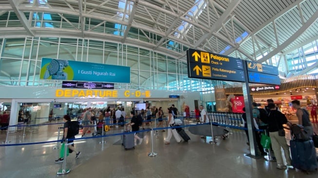 Taxi Price from Denpasar Airport to Ubud, All You Need to Know Before Go! 1 private taxi services from Bali airport transfer to Ubud